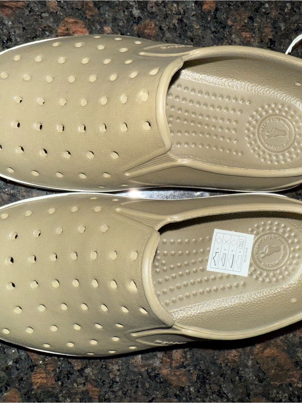 NWT Native MILES- UTILITY GREEN/SHELL WHITE - Picture 4 of 7